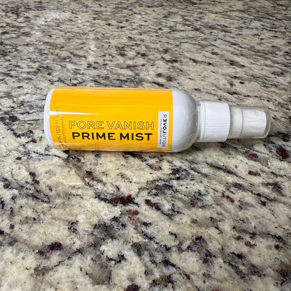 Revolution Pore Vanish 1.69 fl. oz./50ml - Picture 3 of 3